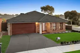 22 Black Gum Crescent, Cranbourne West