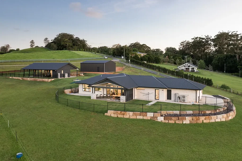 Woombye 4બેડરૂમ Fully Useable 10 Acres: Horse Friendly + Dual Living