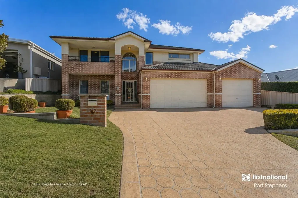 Corlette 4Habitaciones ONE HOME TOO MANY – ROOM FOR EVERYONE & READY TO SELL