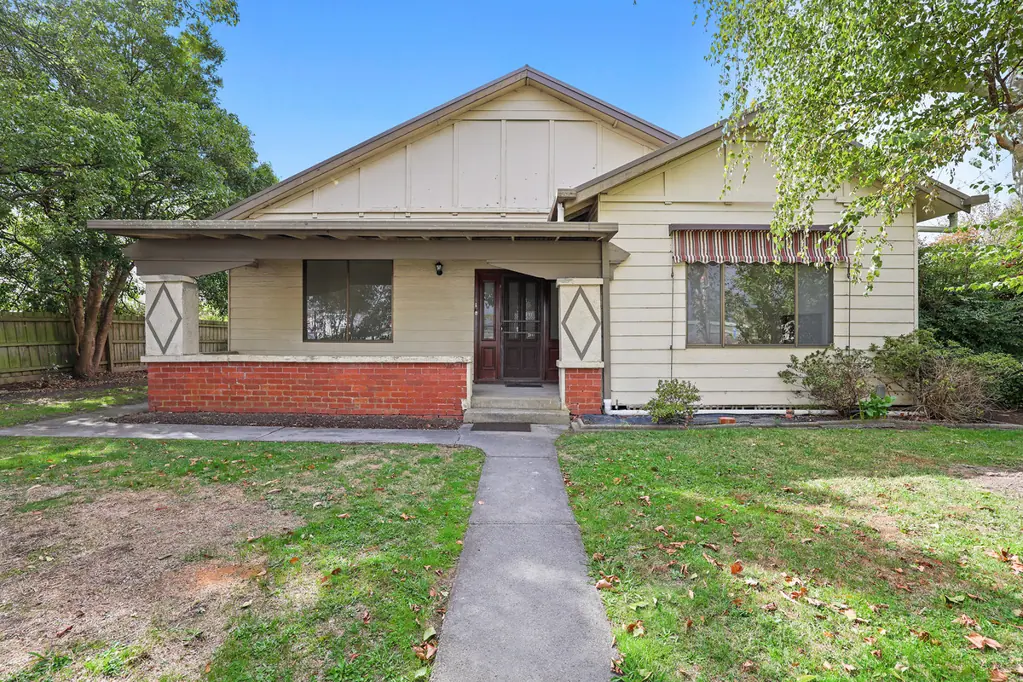 Yarragon 3Moenga Prime Location with Character & Commercial Zoning