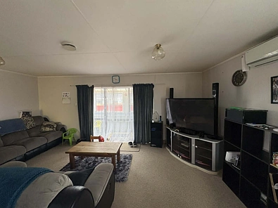 THREE BEDROOMS IN BELL BLOCK