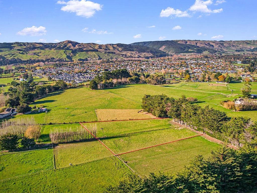 Ashhurst  Views, Space & Lifestyle Opportunity