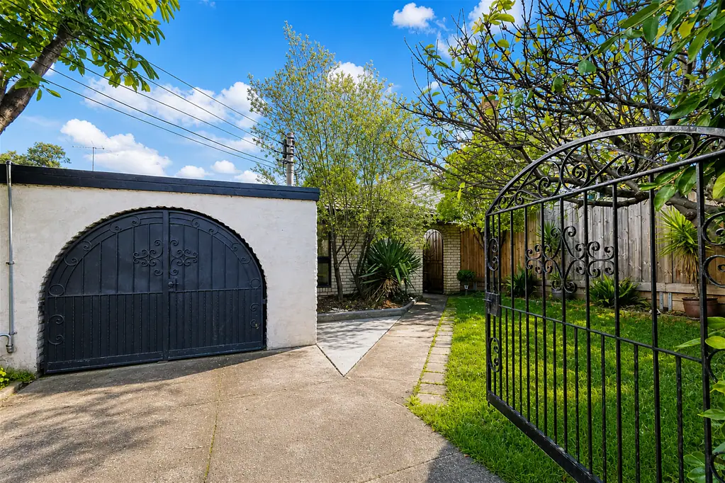 Inner-North Living at Its Best - Furnished 3-Bed Home in Brunswick