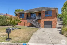 2 Pine View Crescent, Ballarat East