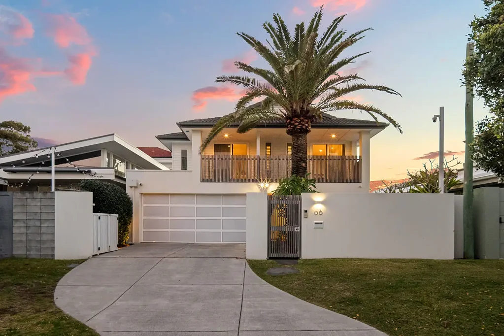 Mermaid Beach 6ਬੈੱਡਰੂਮ Architecturally Reimagined Coastal Luxury - Moments from the Beach
