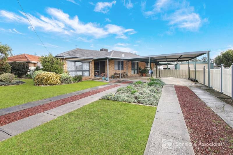 11 Sunnyside Crescent, Walla Walla, Riverina, 4 Bedrooms, 1 Bathrooms, House