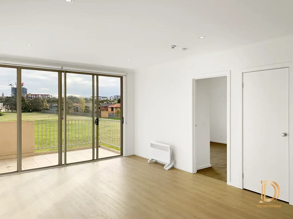 Stunning 2 Bed 2 Bath 1 Carspace Apartment with Amazing Parkland Views!
