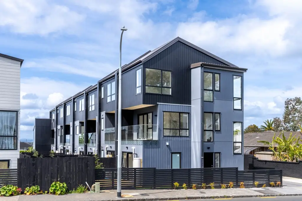 Greenlane 3chambre Enquires over $1mil, all offers Welcome!