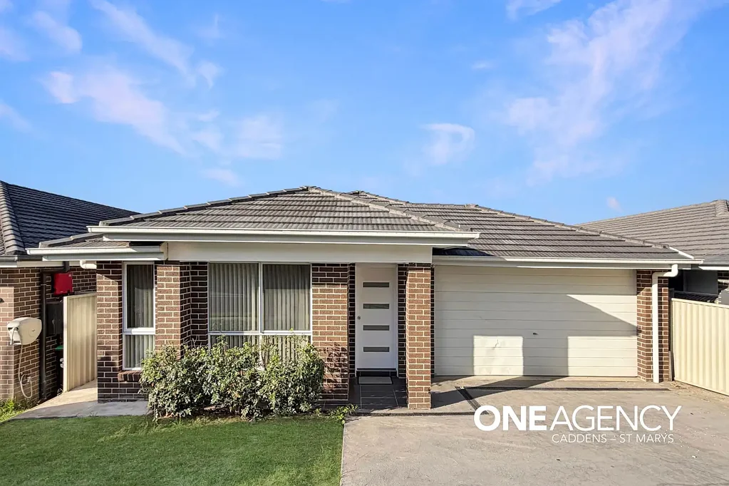 COMFORTABLE SINGLE-LEVEL LIVING WITH GREAT FAMILY APPEAL!!!