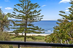10/223-225 Lawrence Hargrave Drive, Thirroul