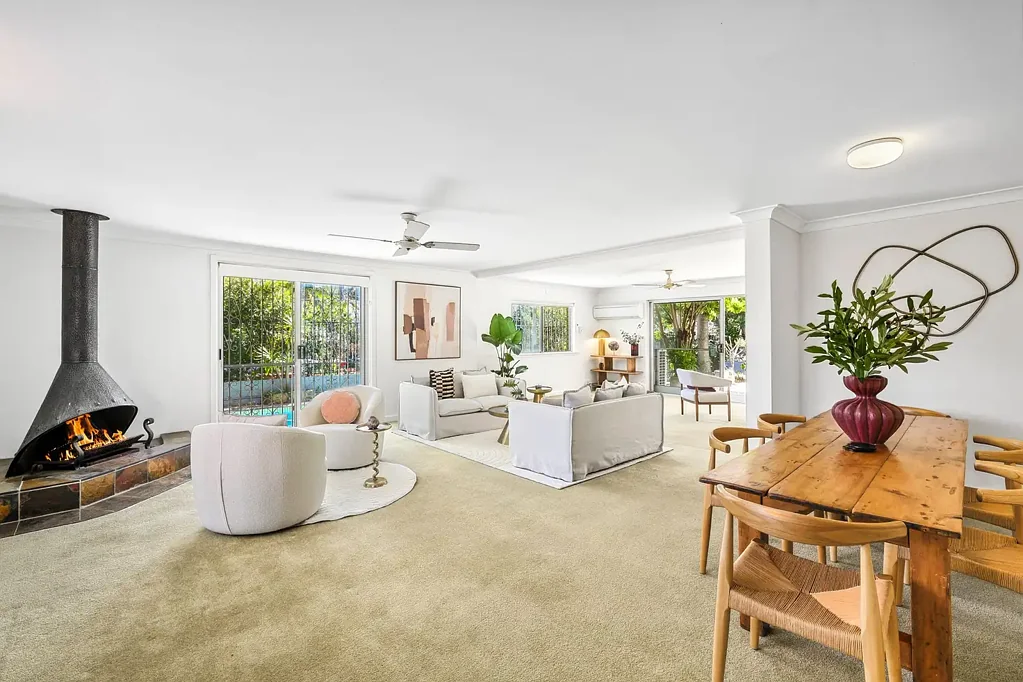 Mona Vale 5 Slaapkamer Spacious Single-Level Family Home with Pool in a Quiet Mona Vale Setting