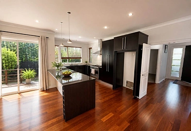 5 bedrooms house with walking distance to Macl...