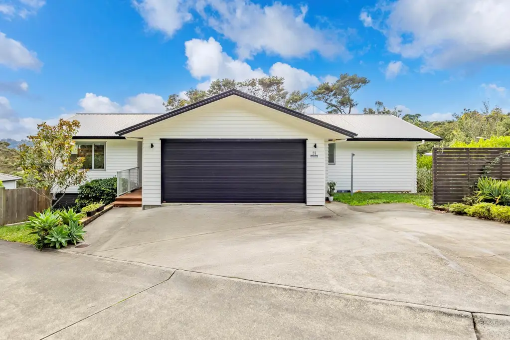 37 Bernard Magnus Lane, Greenhithe, North Shore City, Auckland
