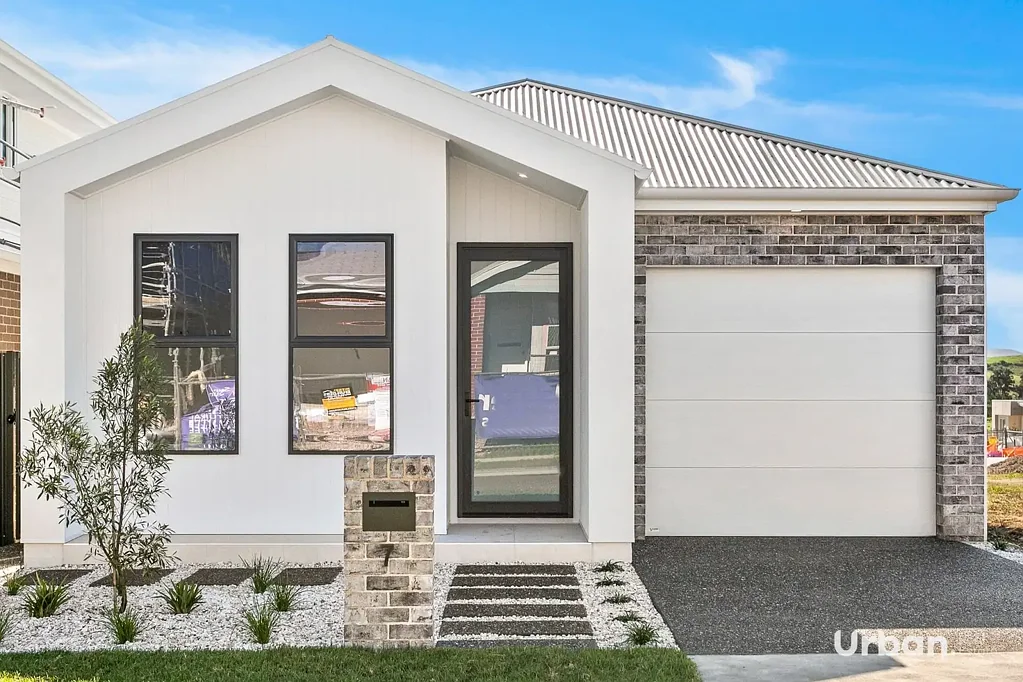 Calderwood 3ห้องนอน Stylish Brand New Single Level Home Offering Modern Comfort & Convenience