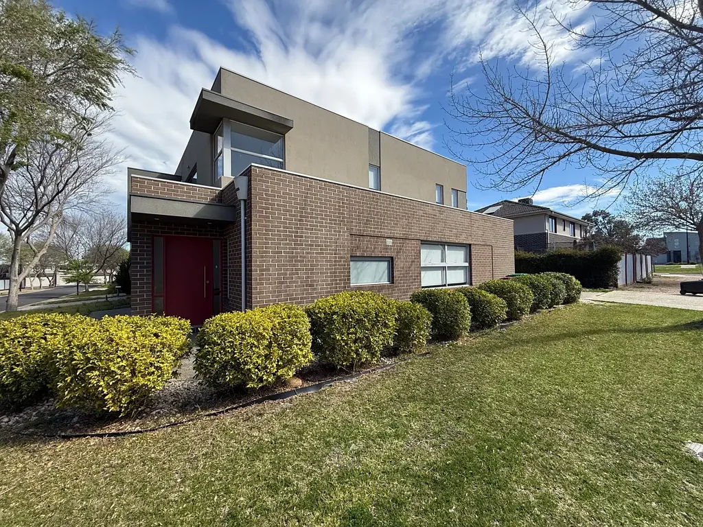 THREE BEDROOM TOWNHOUSE