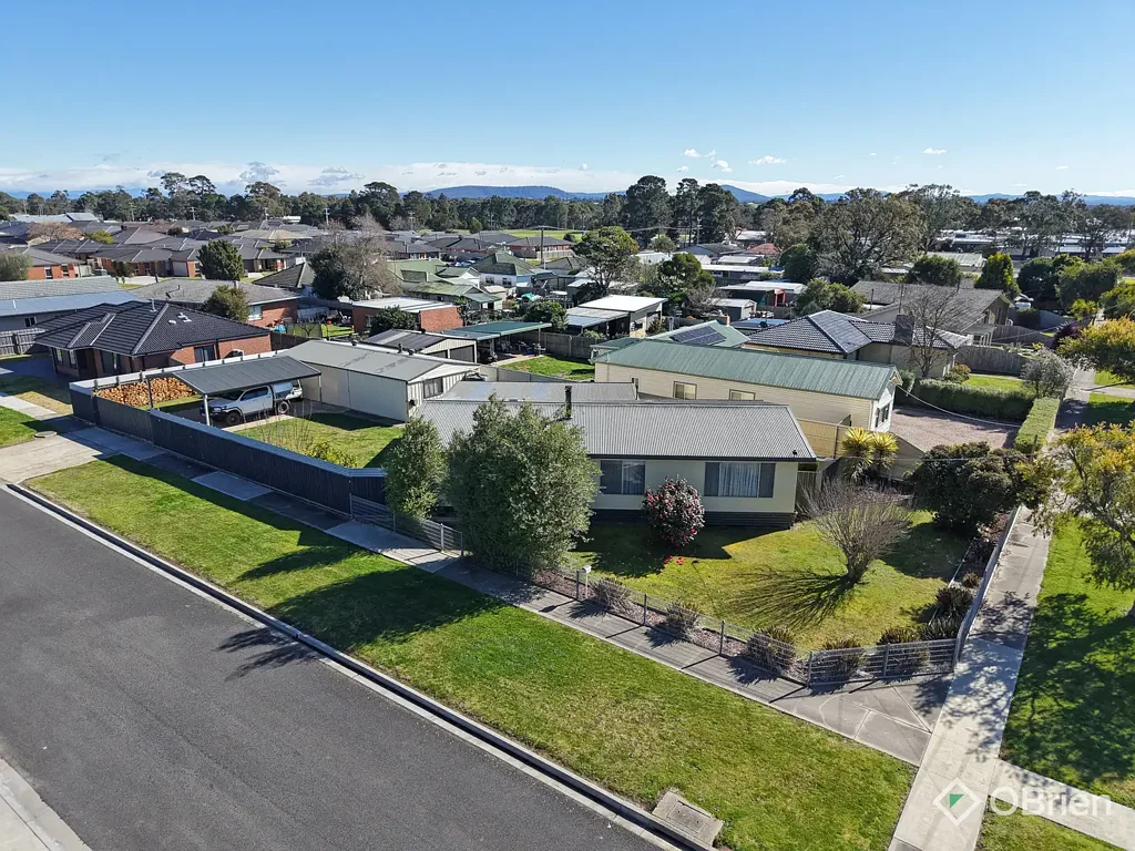 Bairnsdale 3ਬੈੱਡਰੂਮ Move In Ready Home with Space, Comfort & Security