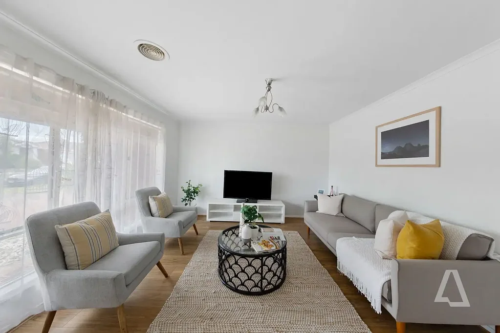 Cairnlea 3 Bedroom Spacious Family Living in a Premium Corner Position