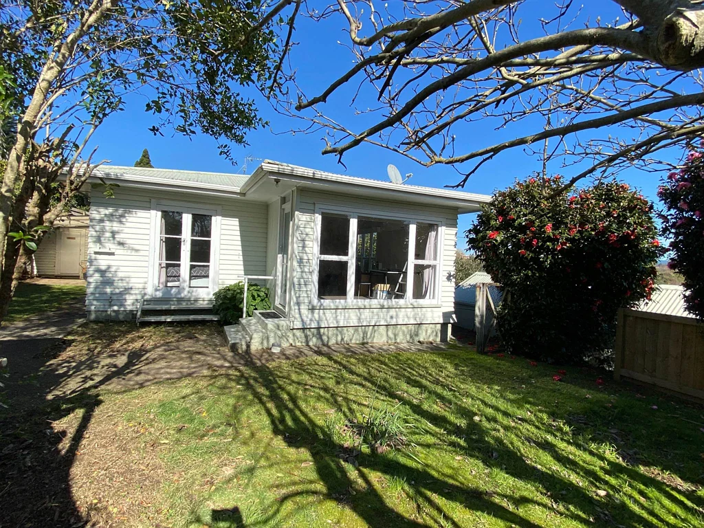 Your Dream Home with Beautiful Gardens!