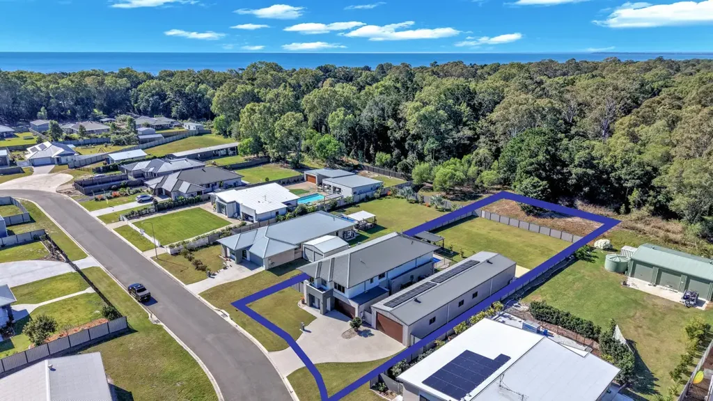 Toogoom 4ਬੈੱਡਰੂਮ Exceptional Coastal Home With Premium Finishes, Pool And Huge Shed