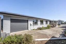 80 Saturn Street, Strathern