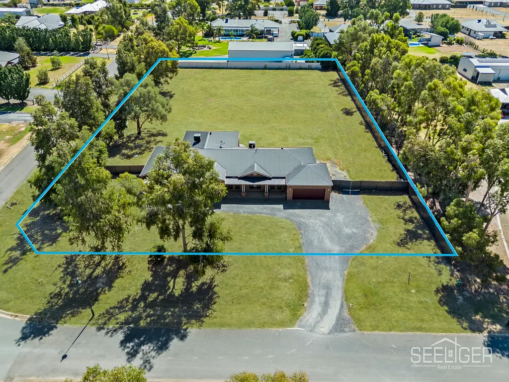 Mulwala 4 Bedroom Magnificent Family Home in Riverland Gardens!