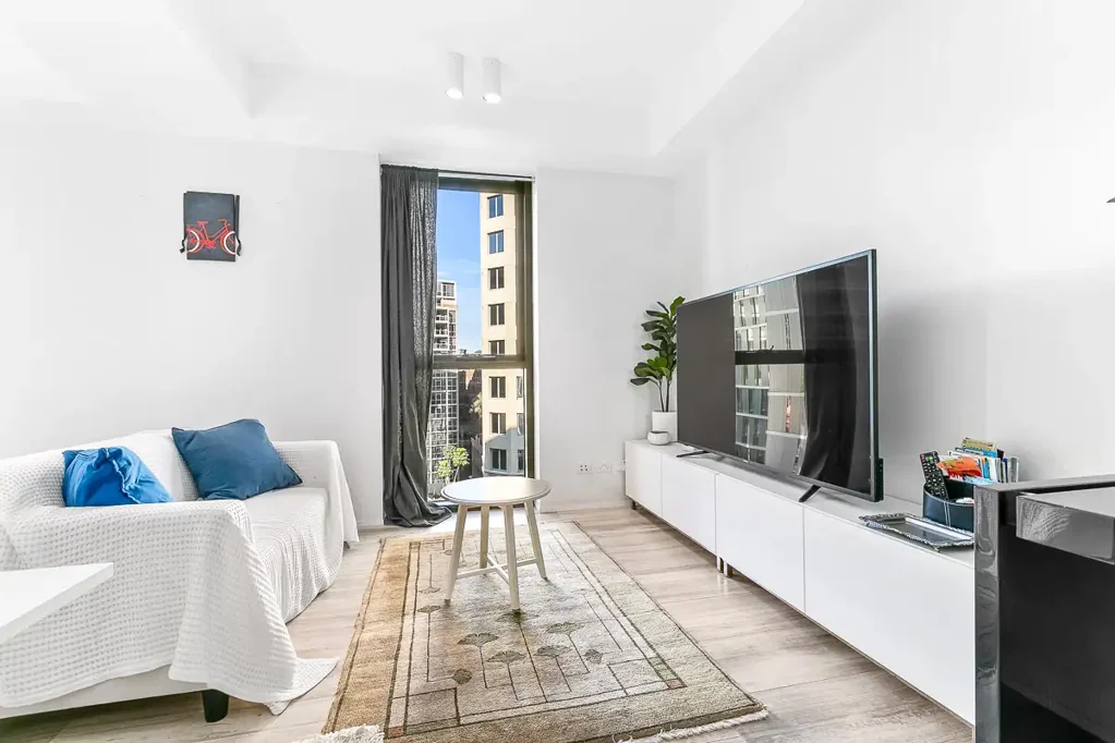 Sensationally presented apartment offered fully furnished