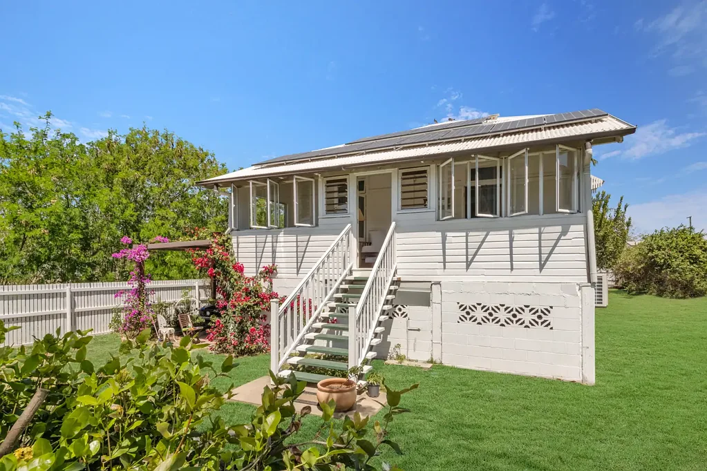 Oonoonba 3ਬੈੱਡਰੂਮ Quiet End Of Street : Large Block with Wonderful Queenslander