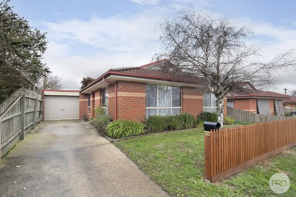 TWO BEDROOM HOME IN PRIME REDAN LOCATION...
