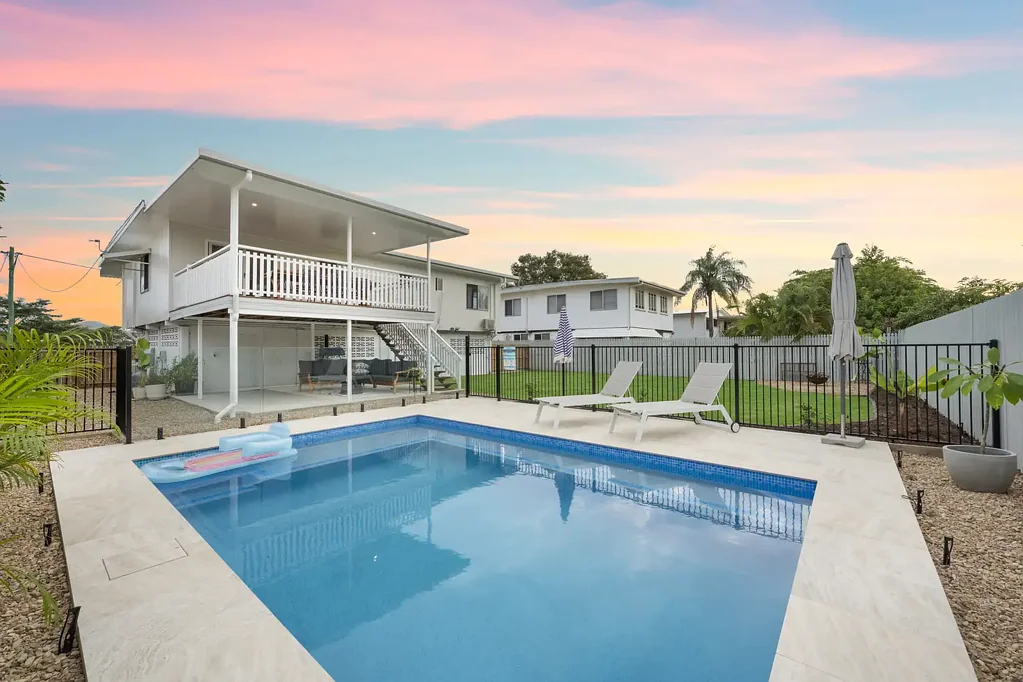 Currajong 3房  Family Living, Fresh Upgrades & A Magnesium Pool Oasis