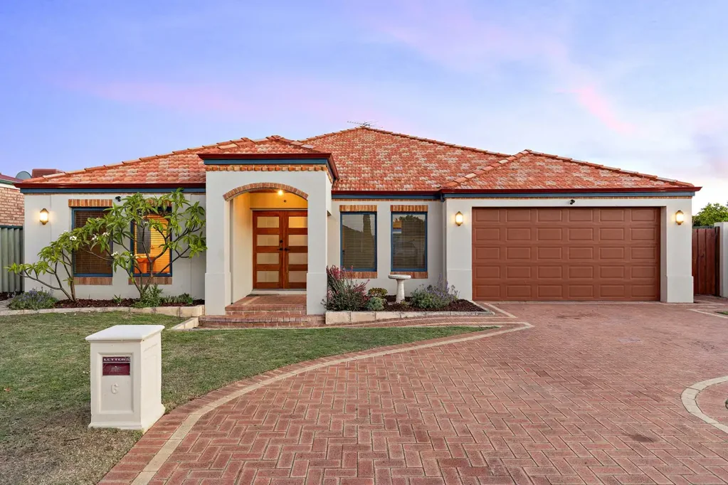 6 Bluefields Parkway, Port Kennedy, WA 6172
