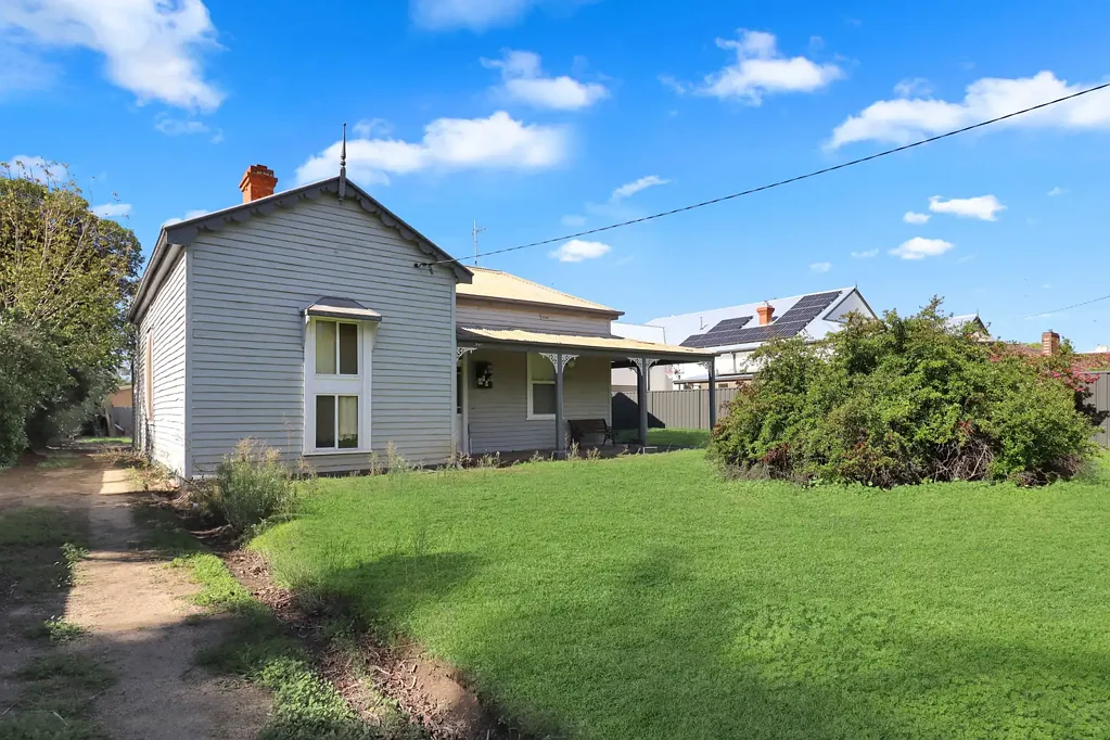 347 Harfleur Street, Deniliquin, NSW 2710