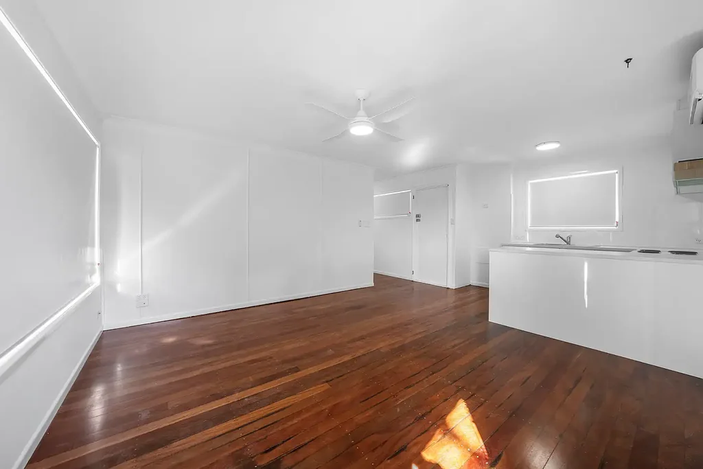 Renovated Beachside Apartment