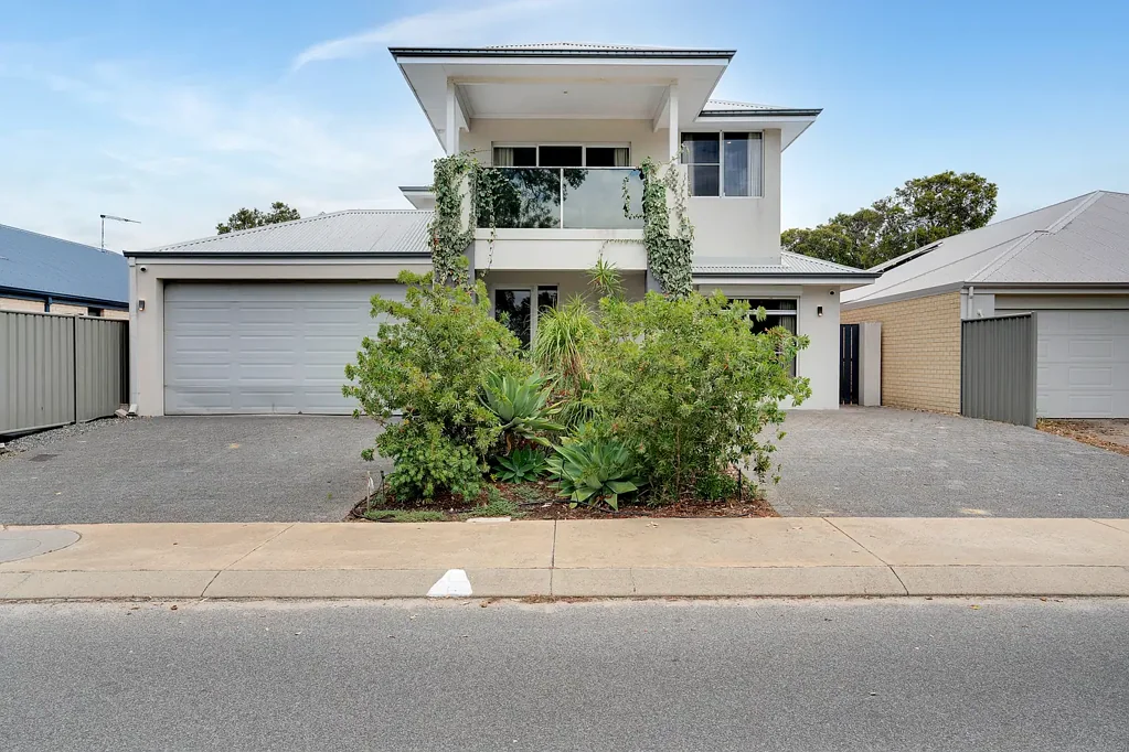 19 Kirkby Circuit, Wellard, WA 6170