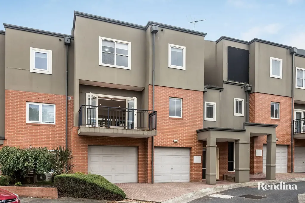2/120 Newman Street, Kensington, VIC 3031