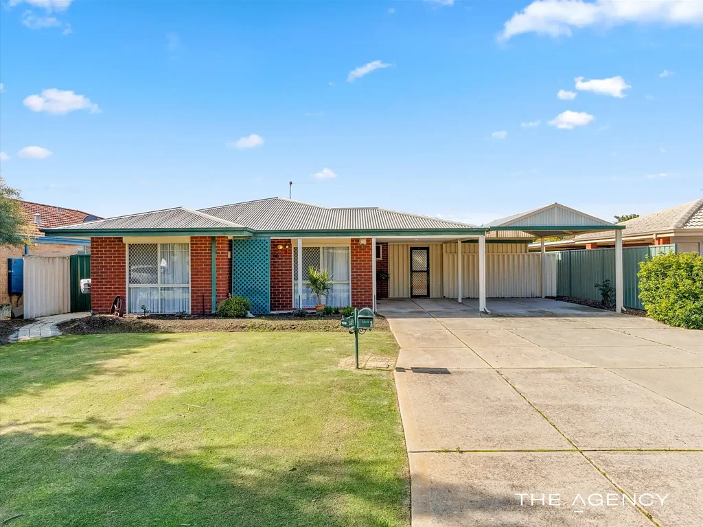 19 Jenniphur Court, Atwell, WA 6164