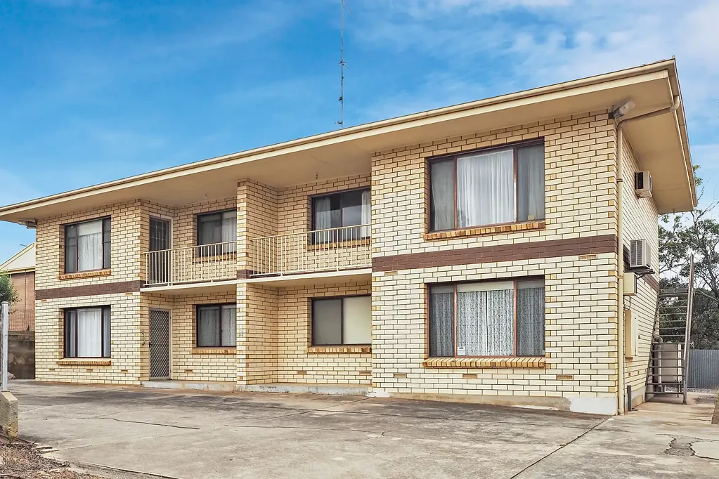 Updated 2 Bedroom Upstairs Unit with Balcony Views
