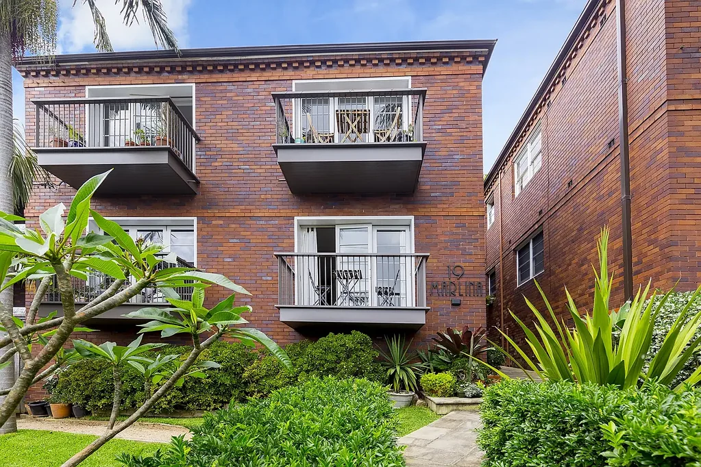 A lifestyle apartment within boutique complex of 6 - prime position!