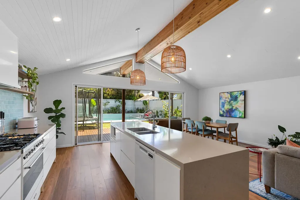 95 Albion Avenue, Miami, QLD 4220