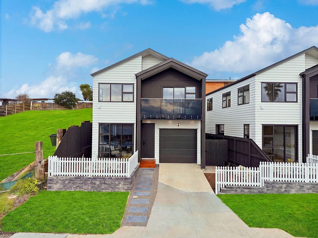 Glenfield 4 Bedroom Freestanding Modern Luxury in Westlake Zone