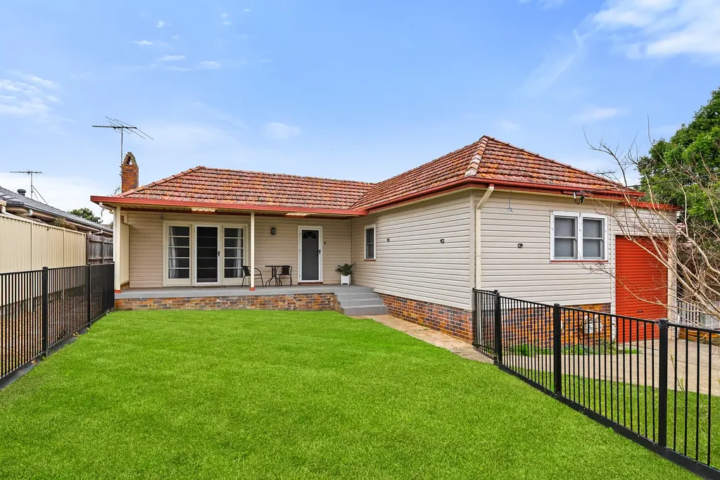 Baulkham Hills 5ਬੈੱਡਰੂਮ Approved House and Granny Flat on 715sqm of land