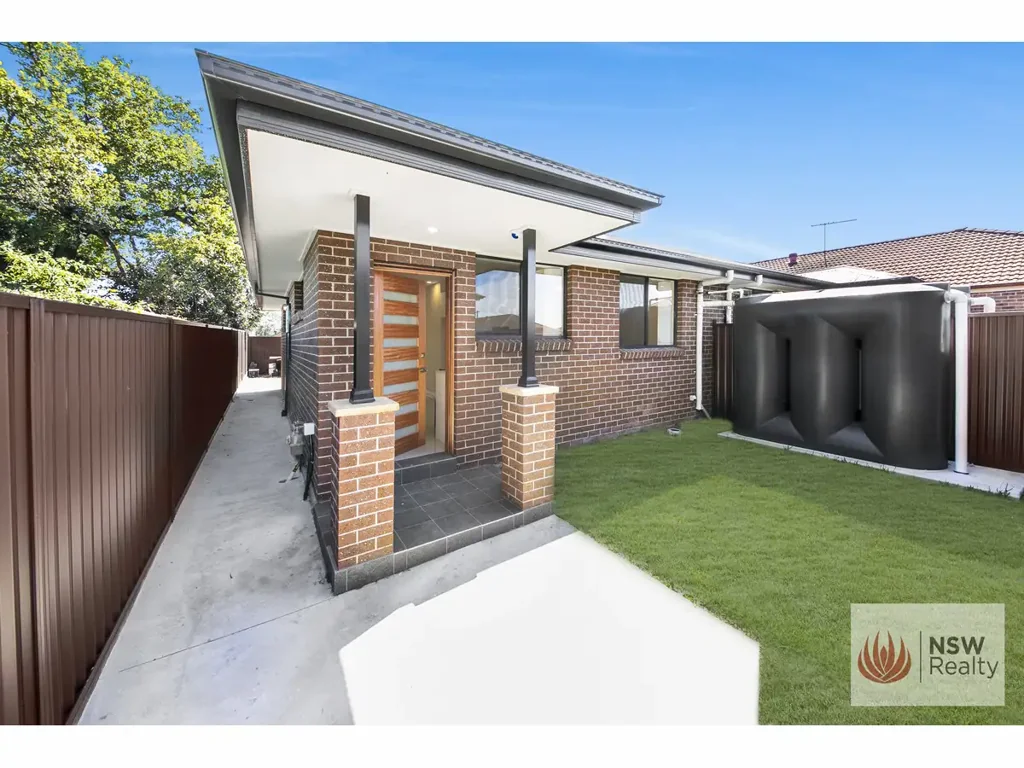 Conveniently Located Granny Flat – Walk to Stations, Shops & Westmead Precinct
