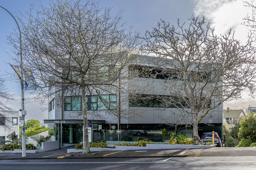 Spacious Two-Bedroom Apartment with Dual Secure Parking in the Heart of Parnell