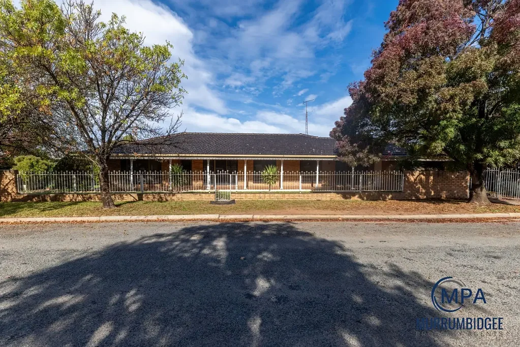 16 Charles Street, Narrandera, NSW 2700