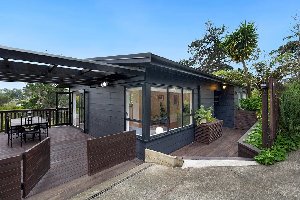 9 Mirage Place, Beach Haven, North Shore City, Auckland