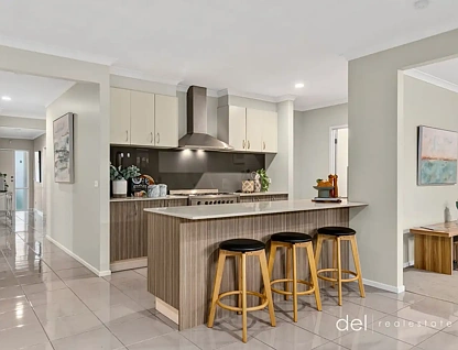 4 Willum Way, Dandenong, VIC 3175, 4 कमरे, 2 बाथरूम, House