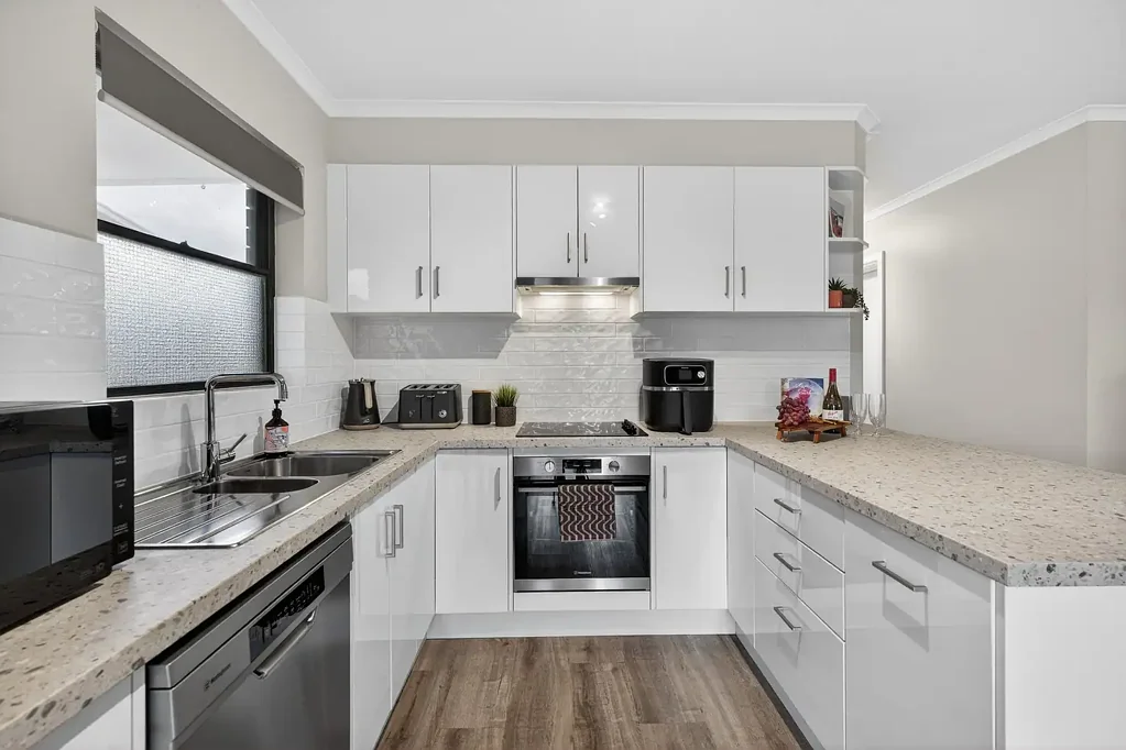 Hayborough 3chambre Smart Buying By The Sea - Note Price Change! Motivated vendor.