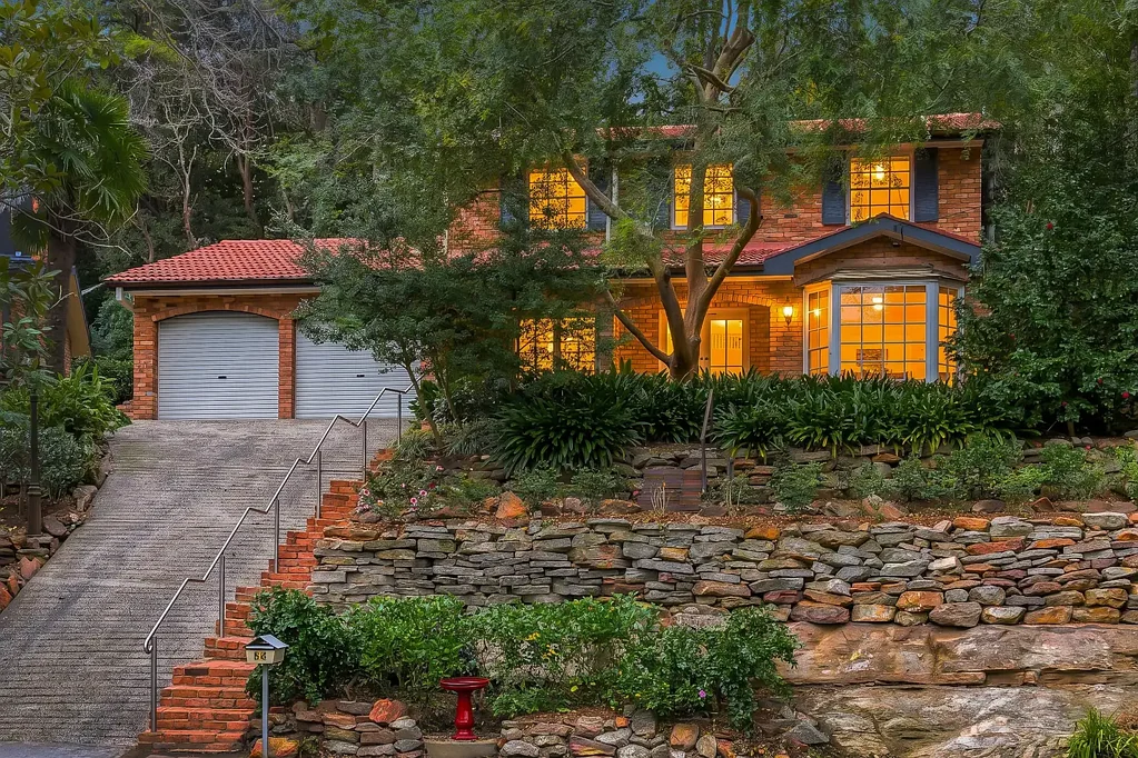 Pennant Hills 4chambre Tree Change Lifestyle, Dress Circle Address: Immaculate, Family Home 1500m to Station