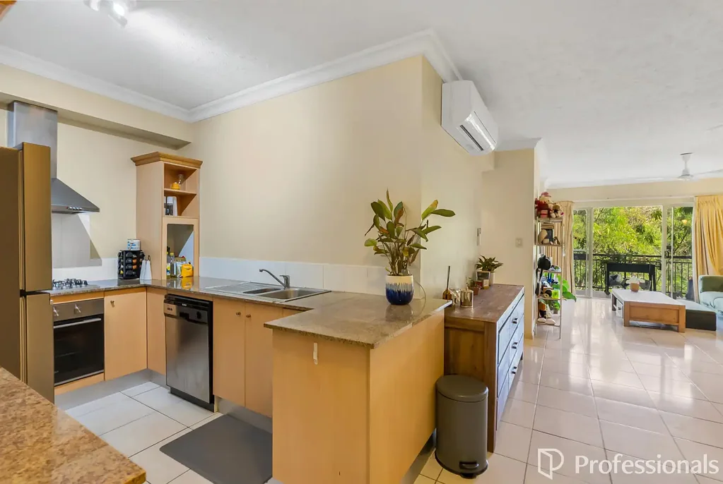 Cairns North 2房  Resort-Style Living in The Lakes - with Private Tropical Outlook