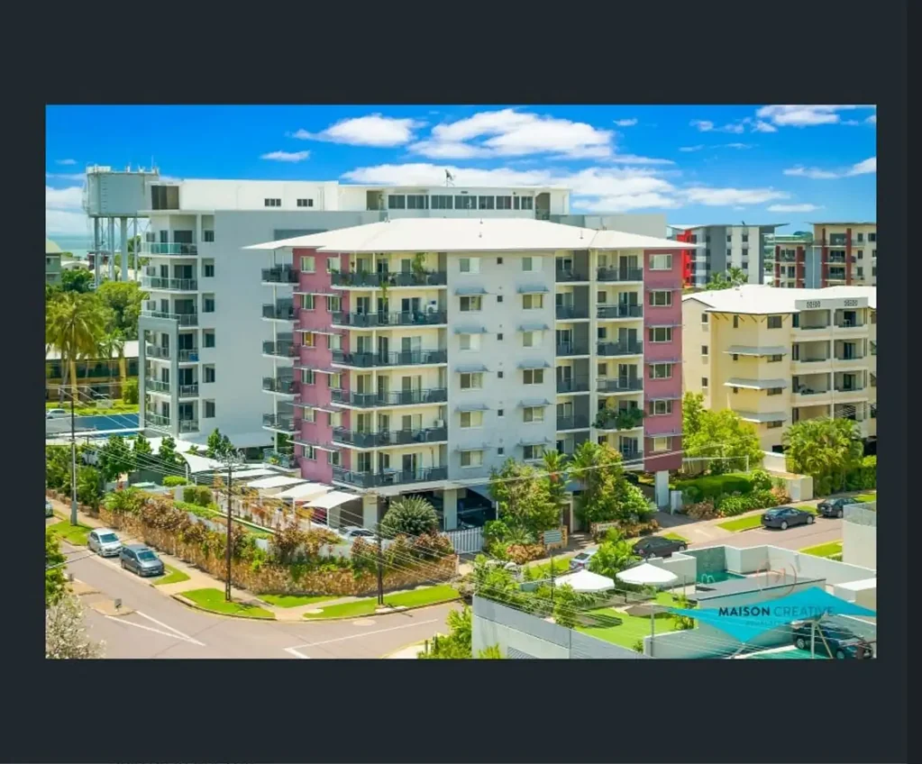 Bright Five-Star City Living With Ocean Views