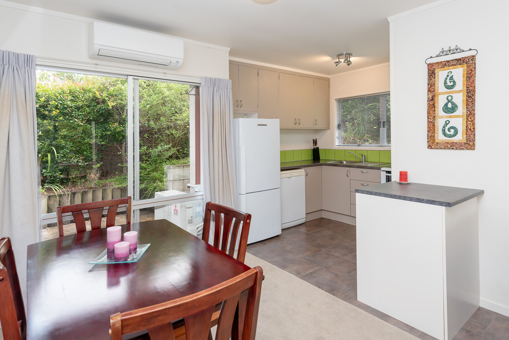 2/16 Kayeleen Place, Cockle Bay, Auckland - Manukau, 2 غرف, 0 حمامات